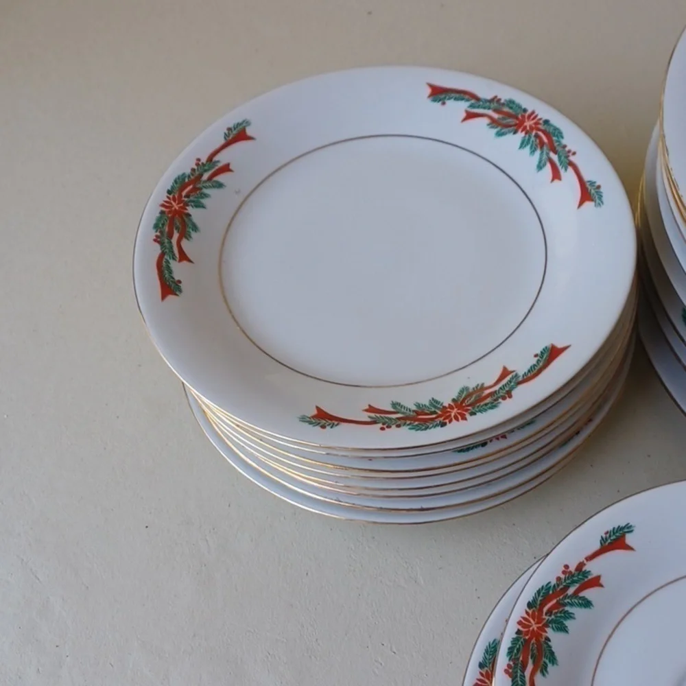 TIENSHAN FINE CHINA POINSETTIA RIBBON 8 PLACE SETTING VINTAGE